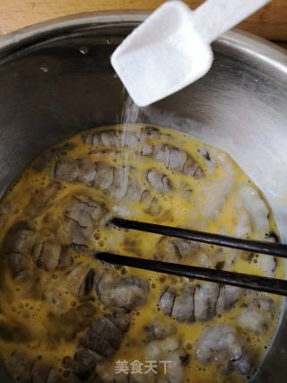 皮皮虾肉炒鸡蛋的做法步骤：3