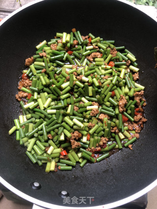 肉末炒蒜苔的做法步骤：9