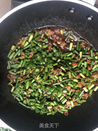 肉末炒蒜苔的做法步骤：10
