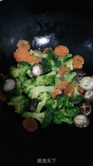 炒时蔬的做法步骤：4