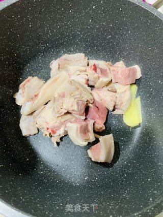 双菇虫草鸡汤的做法步骤：3