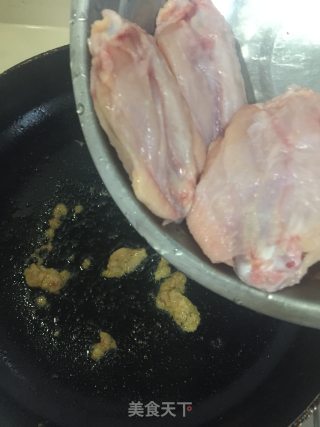 腐乳炒鸡翼的做法步骤：7