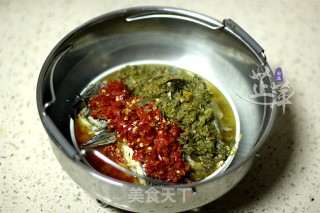 绝味双椒蒸鲈鱼的做法步骤：6