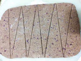 全麦紫薯卷的做法步骤：7
