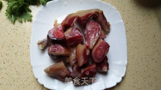 板鸭腿炖小竹笋的做法步骤：2