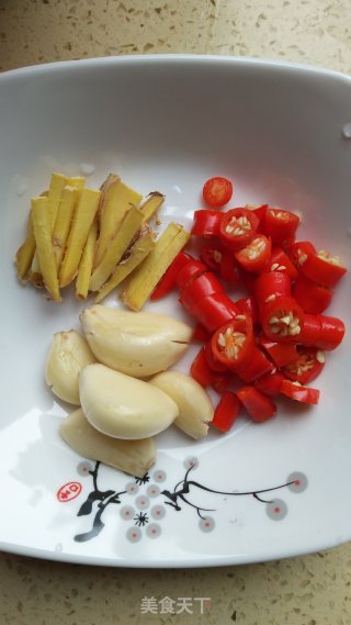 板鸭腿炖小竹笋的做法步骤：3
