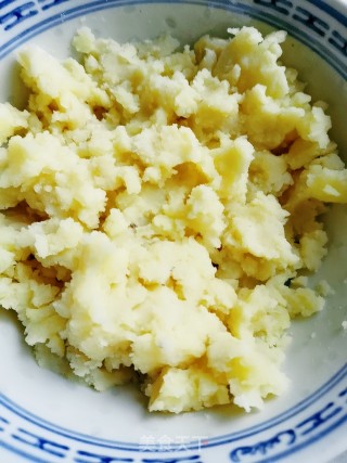 土豆饼的做法步骤：2