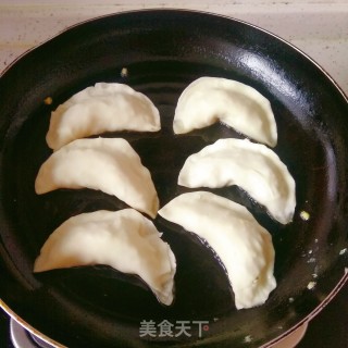 包菜粉丝鸡蛋盒子的做法步骤：7