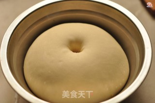 鲜虾鸡肉披萨的做法步骤：2
