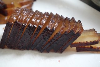 剁椒萝卜蒸腊肉的做法步骤：4