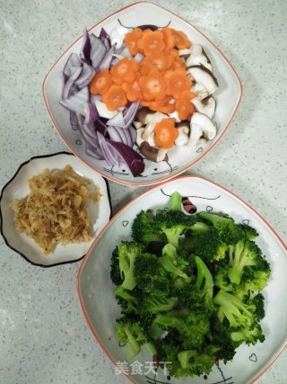 海米炒西兰花的做法步骤：4