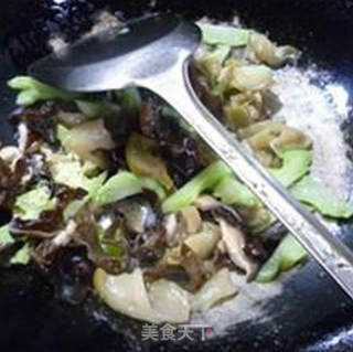 菌菇杂炒西兰花梗的做法步骤：10