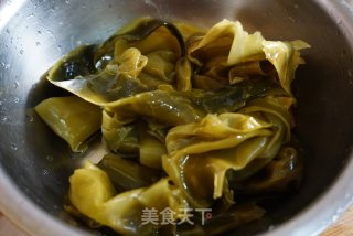 韩式海带汤미역국的做法步骤：1