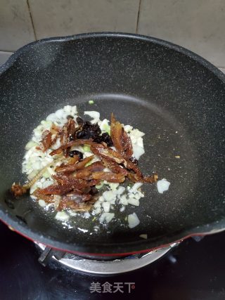 豆豉鲮鱼炒油麦菜的做法步骤：5