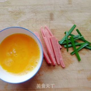 煎馒头条的做法步骤：3