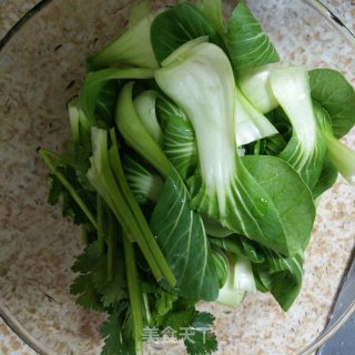 虾仁油菜粉丝汤的做法步骤：1