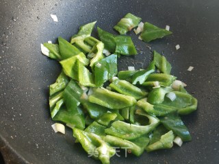 青椒熘肉片的做法步骤：8