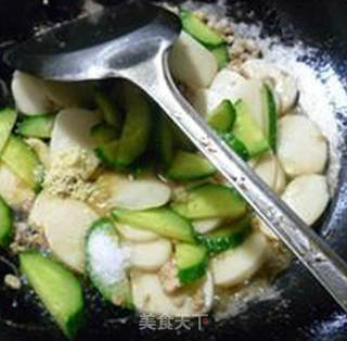 肉末青瓜炒年糕的做法步骤：10