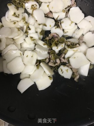雪菜肉丝年糕汤的做法步骤：6