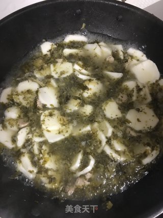 雪菜肉丝年糕汤的做法步骤：8