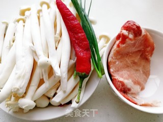 肉炒蟹味菇的做法步骤：1