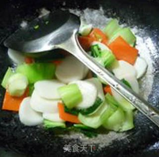 胡萝卜青菜炒年糕的做法步骤：10