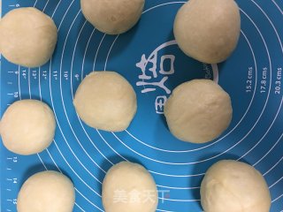 中种豆沙卷的做法步骤：7