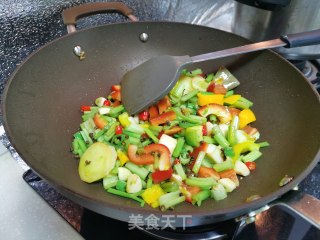 紫苏牛蛙煲的做法步骤：4