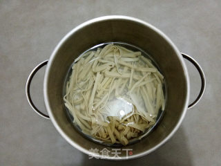 酱焖豆皮的做法步骤：4