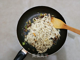 酱焖豆皮的做法步骤：6
