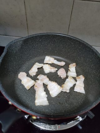 青蒜炒五花肉的做法步骤：5