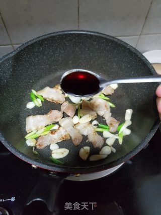 青蒜炒五花肉的做法步骤：7