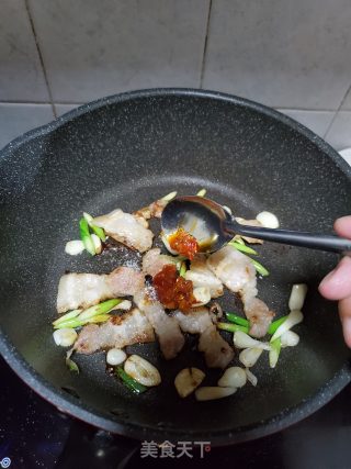 青蒜炒五花肉的做法步骤：9