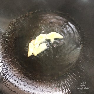鱼头鱼尾豆腐汤的做法步骤：3
