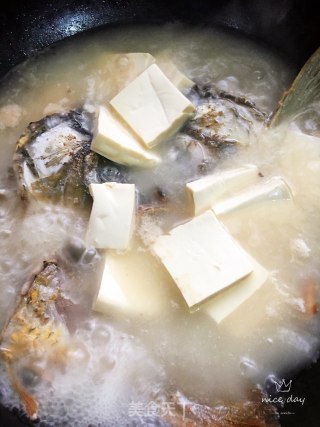 鱼头鱼尾豆腐汤的做法步骤：8