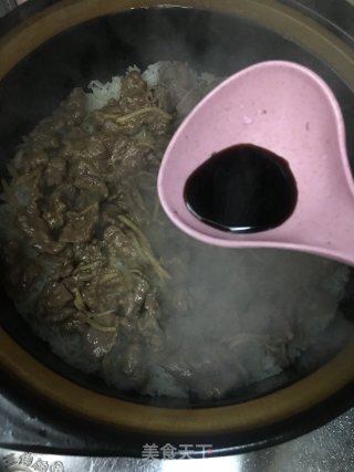 牛肉煲仔饭的做法步骤：12
