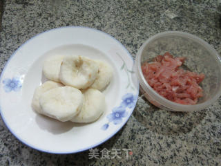 瘦肉丝炒荸荠的做法步骤：1