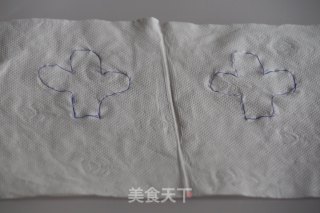 圣诞小麋鹿蛋糕的做法步骤：1