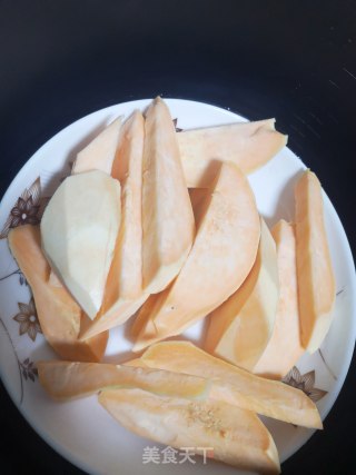 红薯芝麻球的做法步骤：2