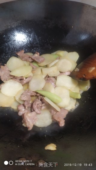 鸭肉炒芥兰头的做法步骤：8