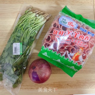 家常葱爆羊肉的做法步骤：1