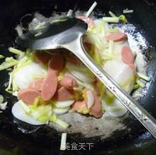 韭菜芽火腿肠炒年糕的做法步骤：8