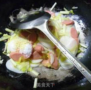 韭菜芽火腿肠炒年糕的做法步骤：9
