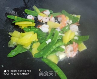 荷兰豆胡萝卜片炒虾仁的做法步骤：6