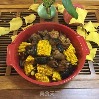 香菇玉米烧鸡腿的做法步骤：10