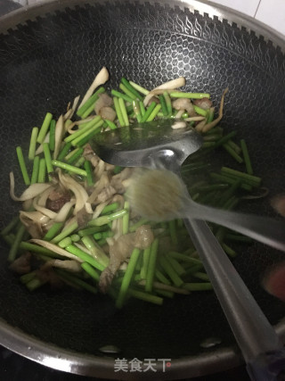 蒜苔炒杏鲍菇的做法步骤：11