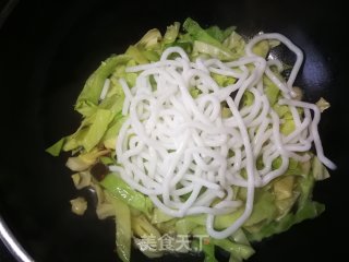 包菜炒土豆粉的做法步骤：6