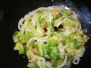 包菜炒土豆粉的做法步骤：8