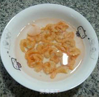 笋尖开洋蚕豆羹的做法步骤：2