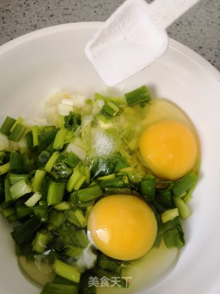 香葱炒鸡蛋的做法步骤：3
